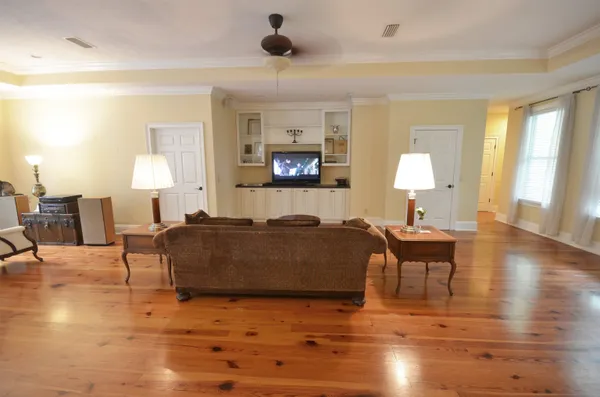 $2,900 | 2204 Altoona Drive, Tallahassee, FL 32309