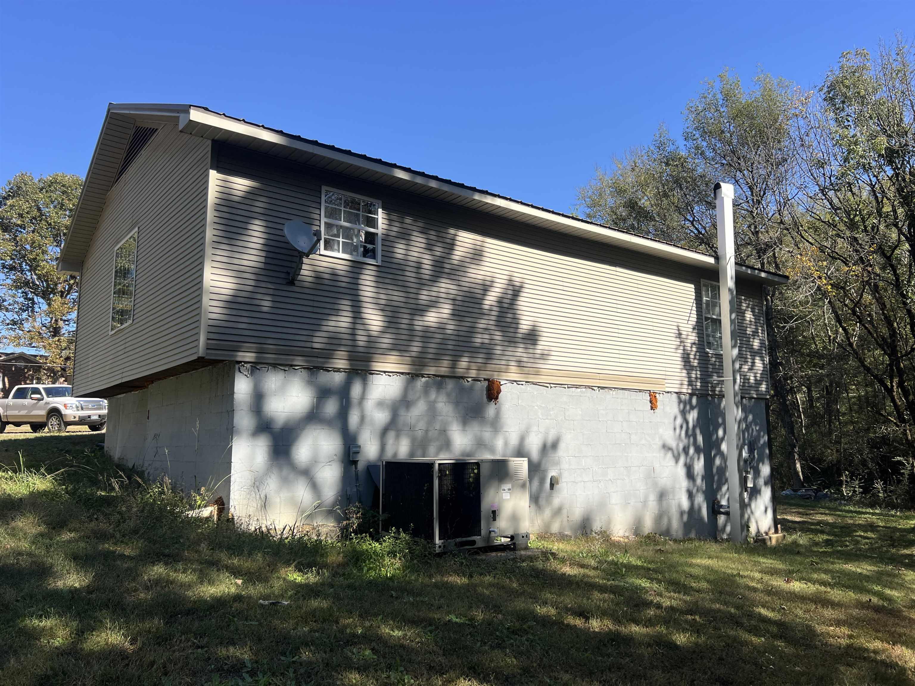 245 Drake Loop Savannah, TN 38372 - Photo 16 of 17 a front view of house with yard