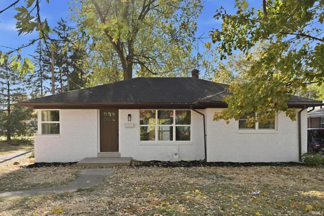 $199,900 | 1020 Northlawn Drive, Fort Wayne, IN 46805