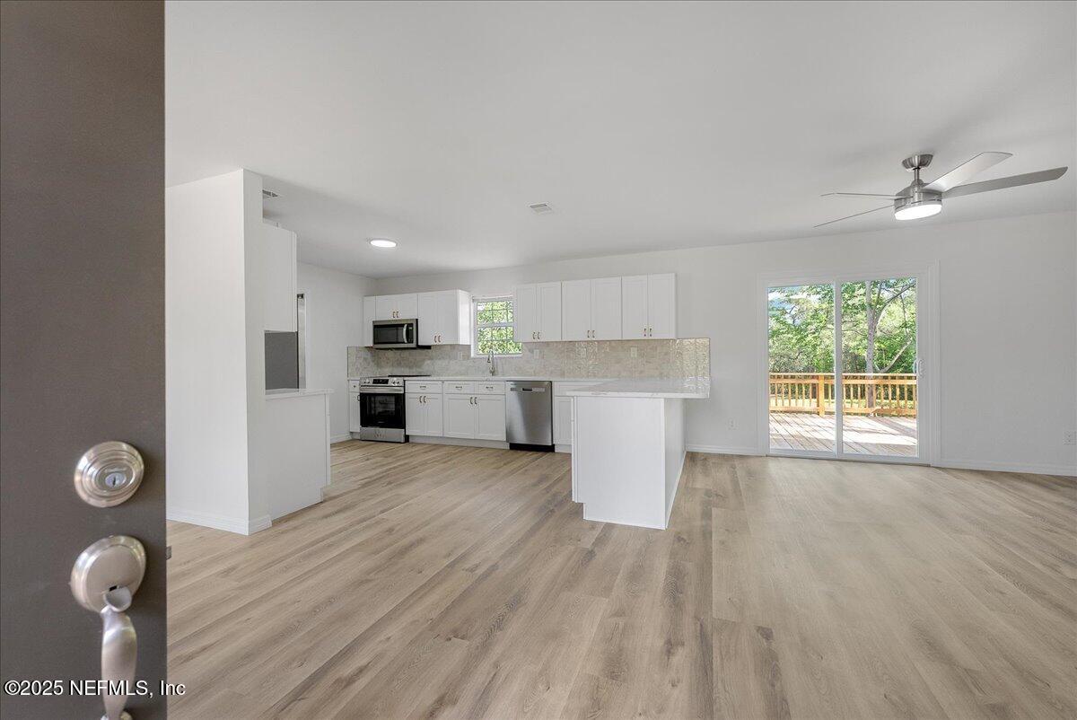 182 Whirlwind Loop Hawthorne, FL 32640 - Photo 4 of 48 04-182_Whirlwind_Loop_Hawthorne-HDR-04