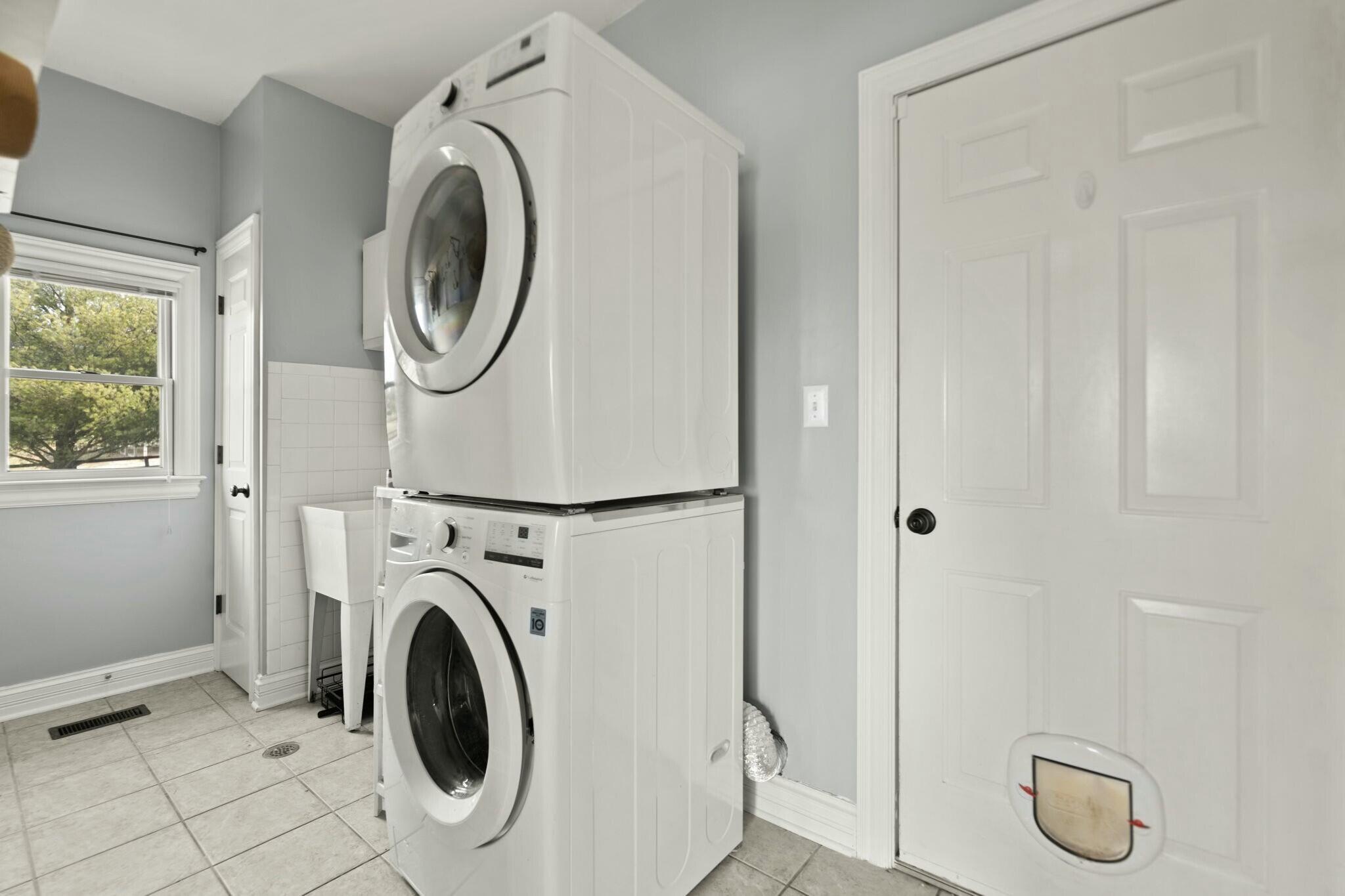 3714 Wades Mill Road Winchester, KY 40391 - Photo 17 of 79 Laundry