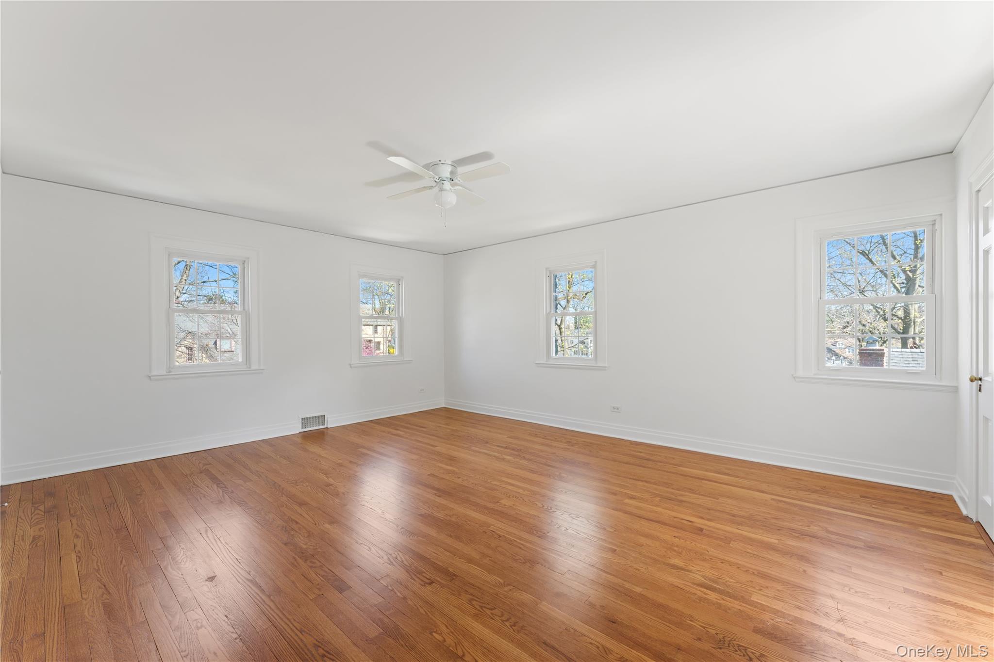 18 Wellyn Road Bronxville, NY 10708 - Photo 16 of 27