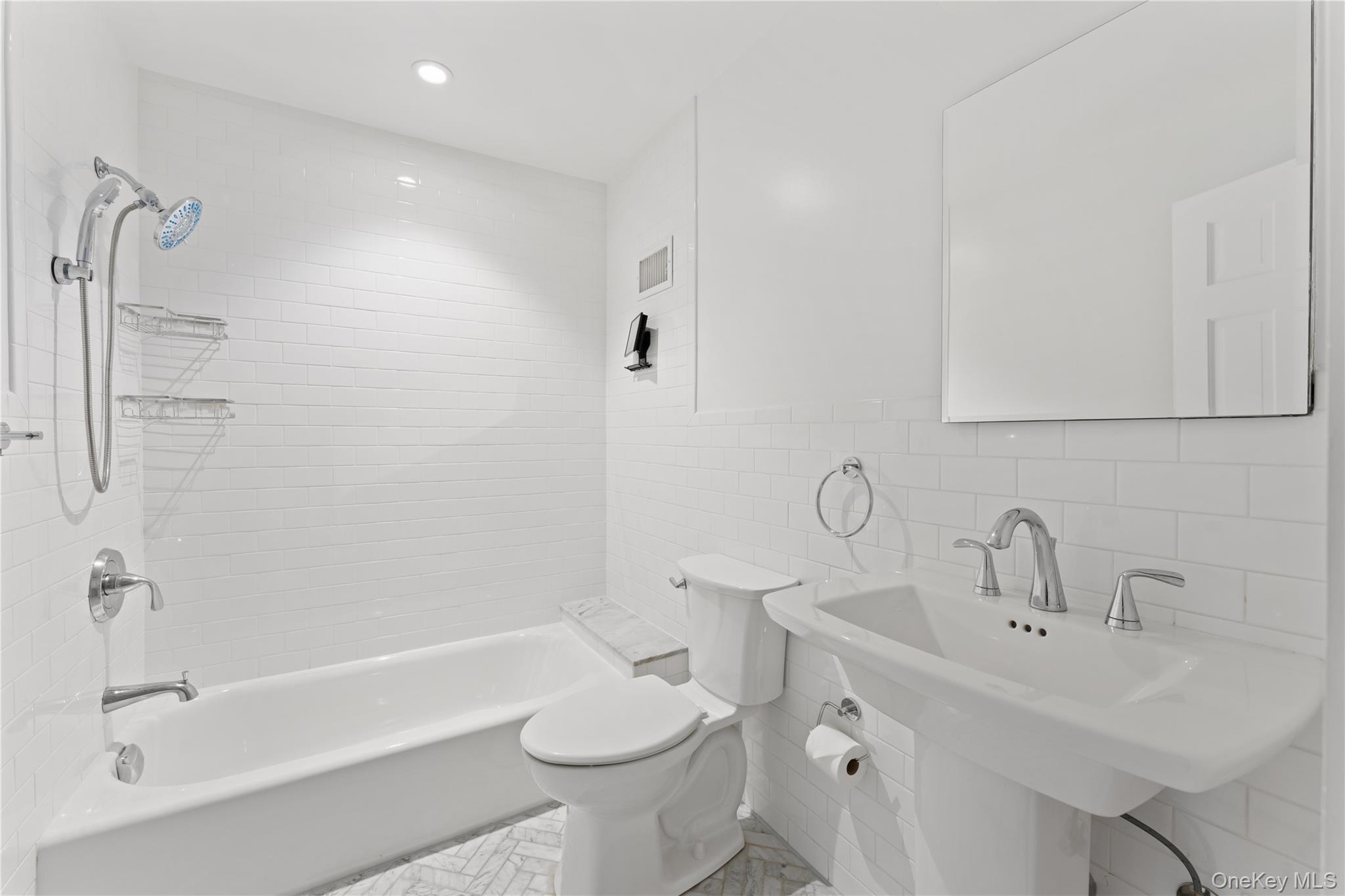 18 Wellyn Road Bronxville, NY 10708 - Photo 20 of 27