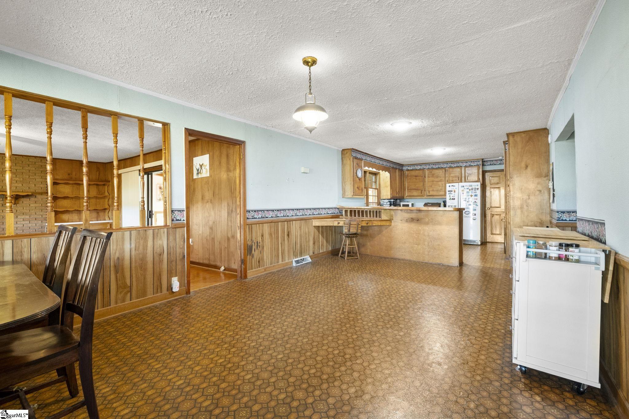 155 Ferguson Road Pickens, SC 29671 - Photo 5 of 40