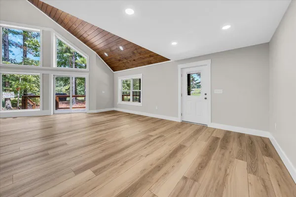 $835,000 | 415 Thunder Ridge Drive, South Pittsburg, TN 37380