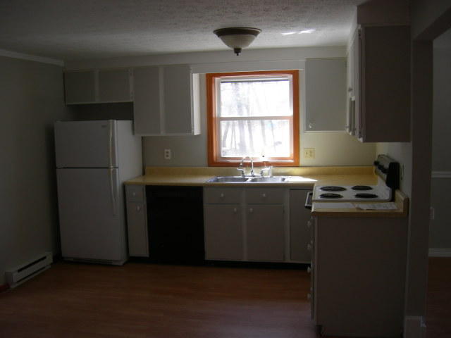 60 Brown Street, Unit 3 Kennebunk, ME 04043 - Photo 5 of 11 DSCN1682