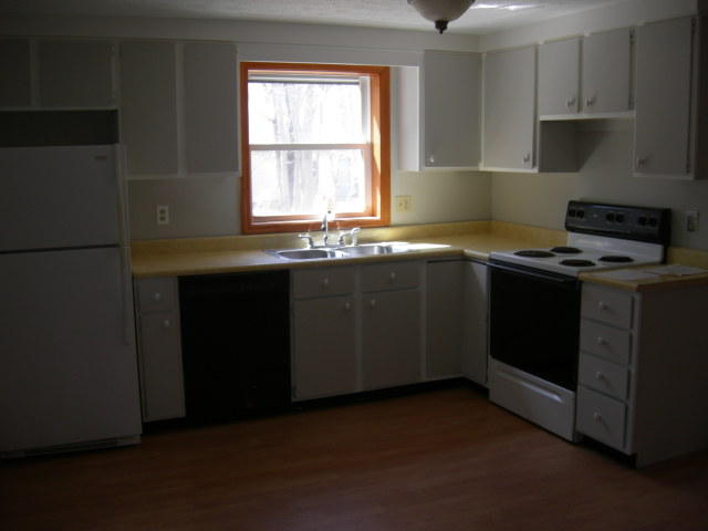 60 Brown Street, Unit 3 Kennebunk, ME 04043 - Photo 7 of 11 DSCN1685