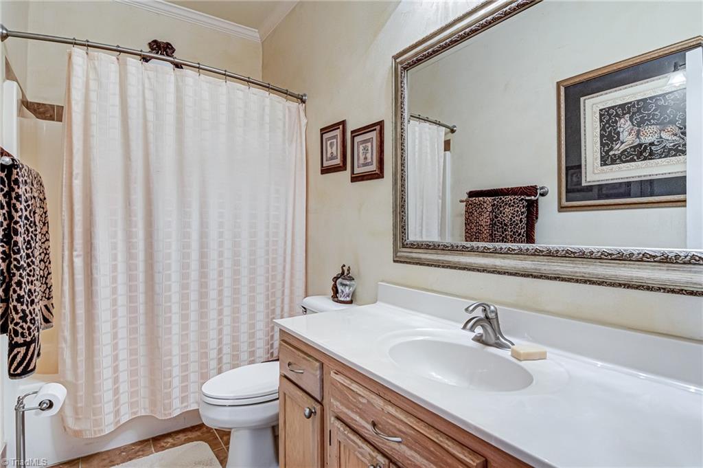 4326 Chilton Way High Point, NC 27265 - Photo 25 of 32 Full bathroom located on the bedroom hallway.