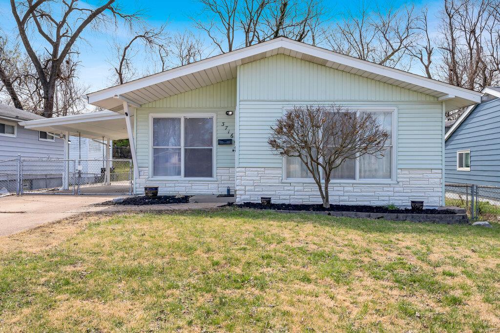 3716 Comstock Drive St. Louis, MO 63125 - Photo 1 of 35