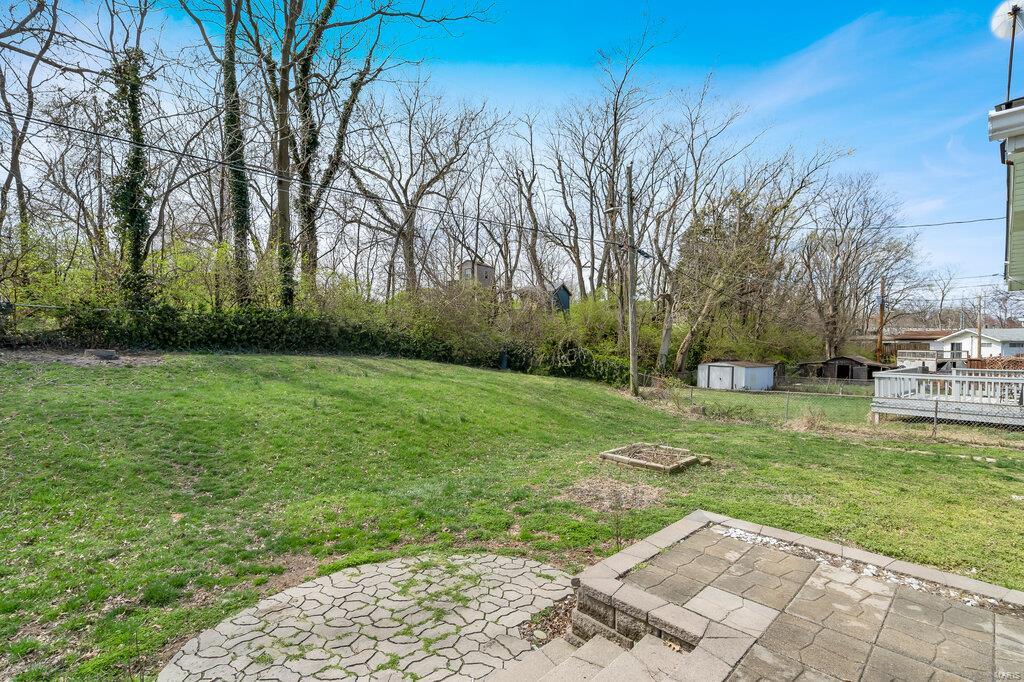 3716 Comstock Drive St. Louis, MO 63125 - Photo 24 of 35