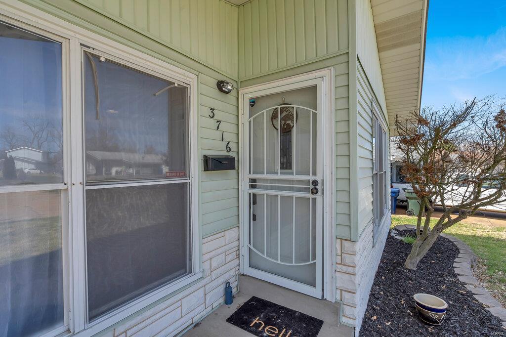 3716 Comstock Drive St. Louis, MO 63125 - Photo 29 of 35