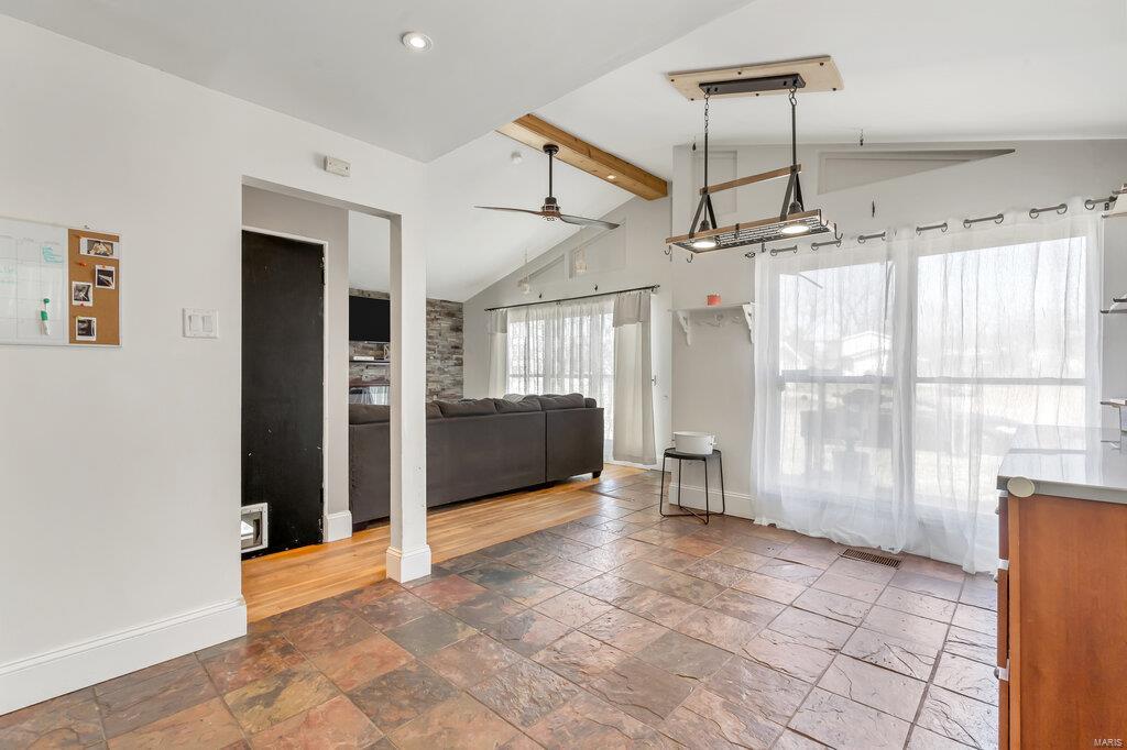 3716 Comstock Drive St. Louis, MO 63125 - Photo 9 of 35