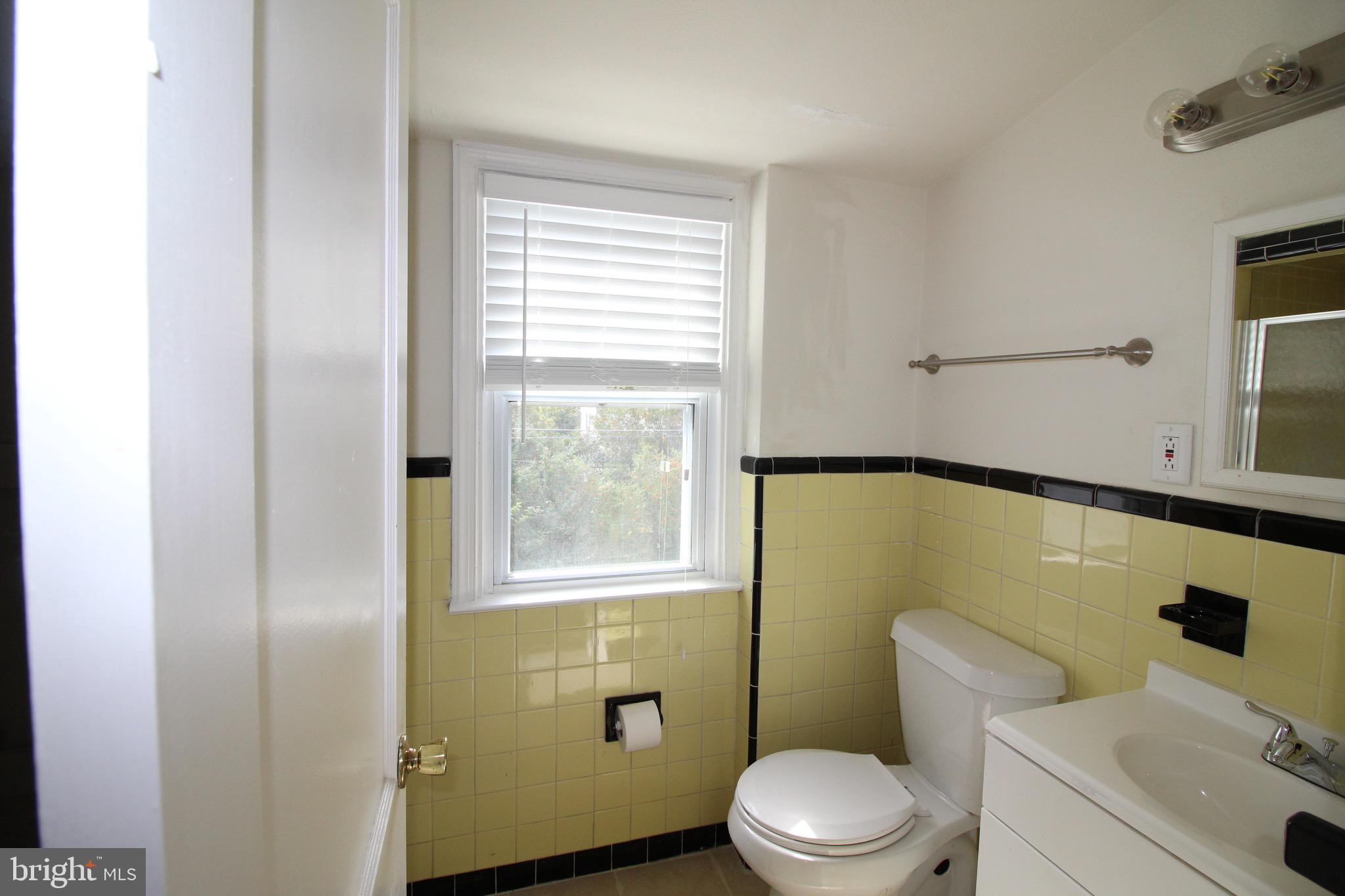 22 Locust Road Morton, PA 19070 - Photo 13 of 30 Bathroom 1