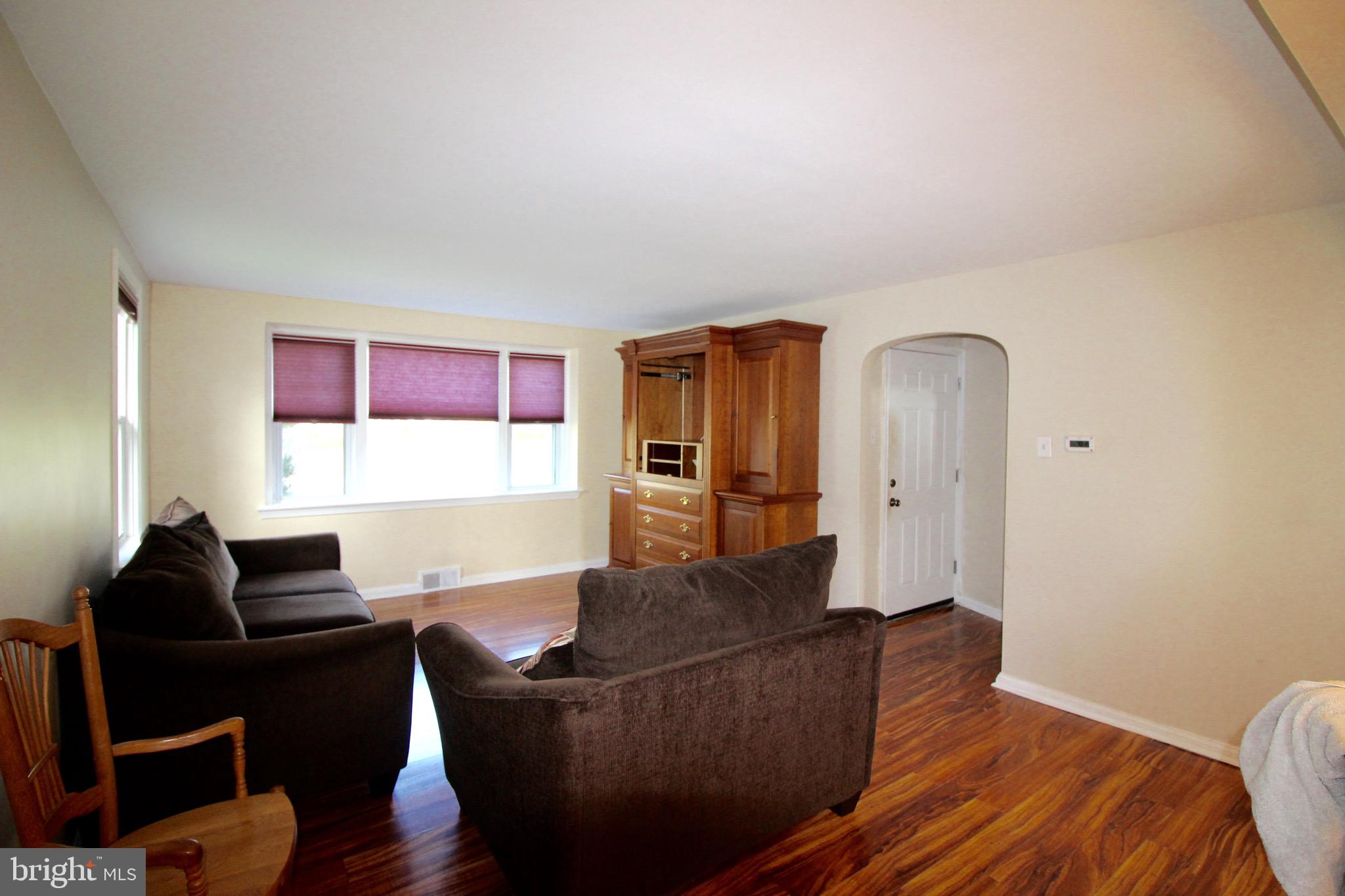 22 Locust Road Morton, PA 19070 - Photo 4 of 30 Living Room