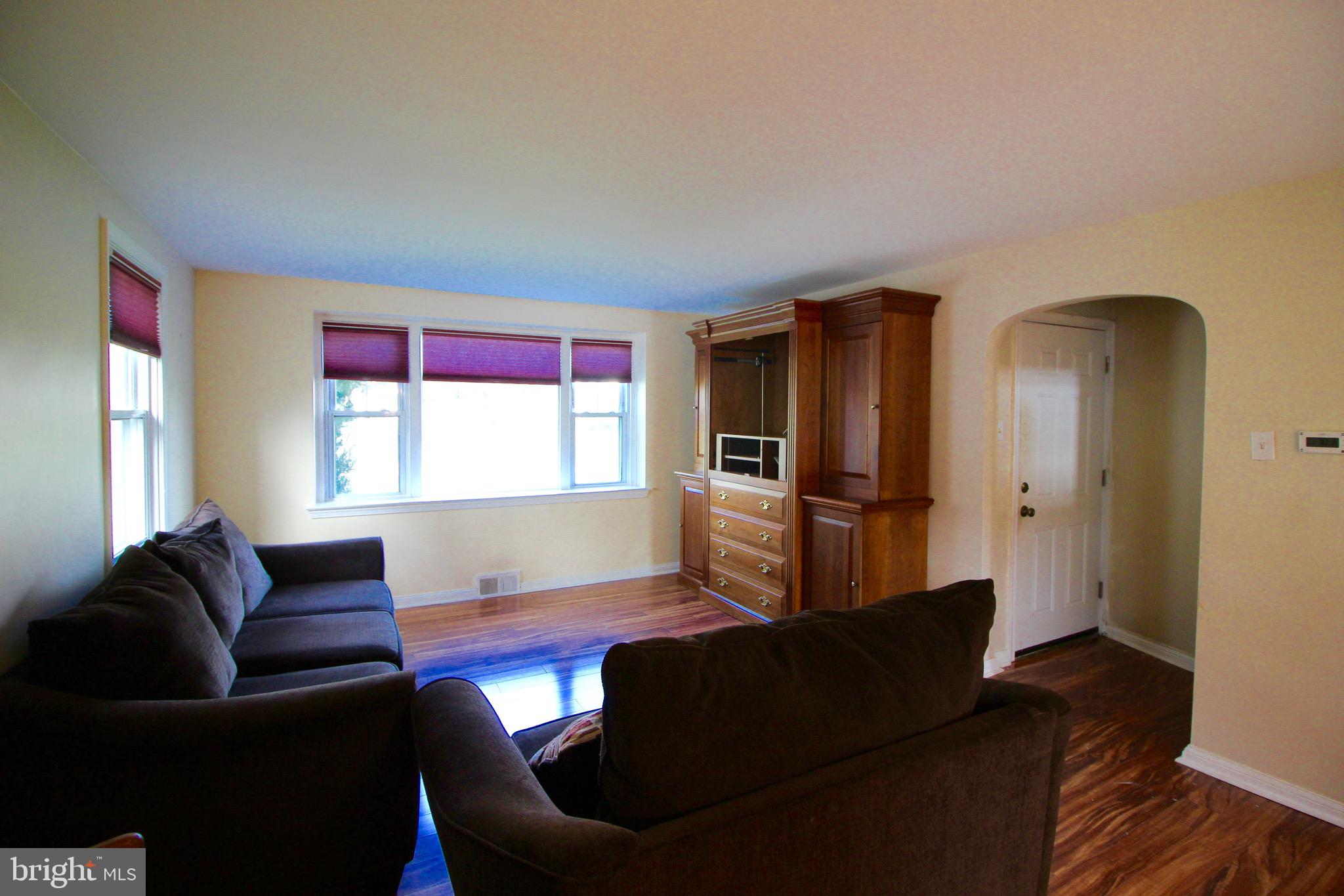 22 Locust Road Morton, PA 19070 - Photo 5 of 30 Living Room
