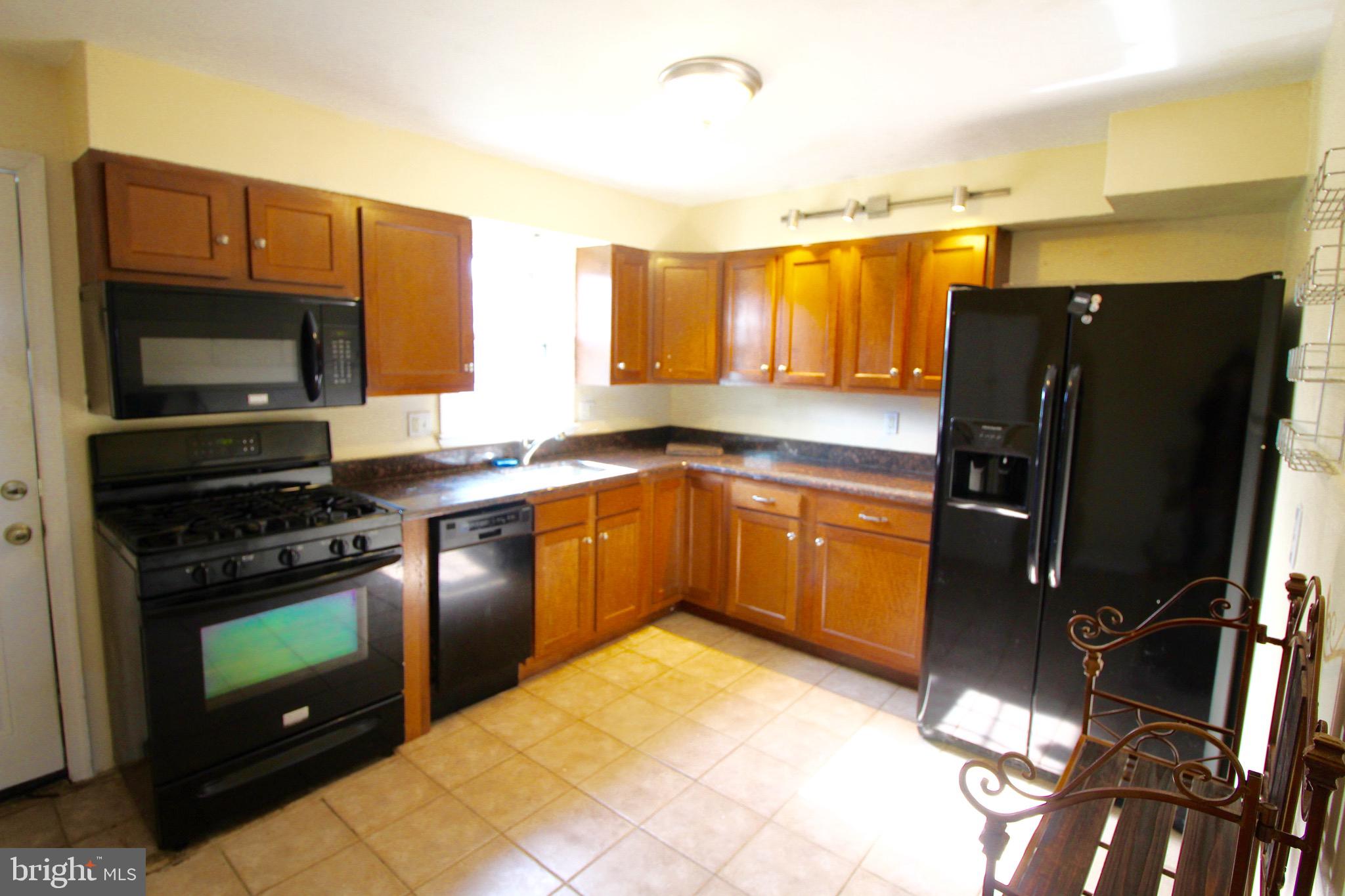 22 Locust Road Morton, PA 19070 - Photo 9 of 30 Kitchen