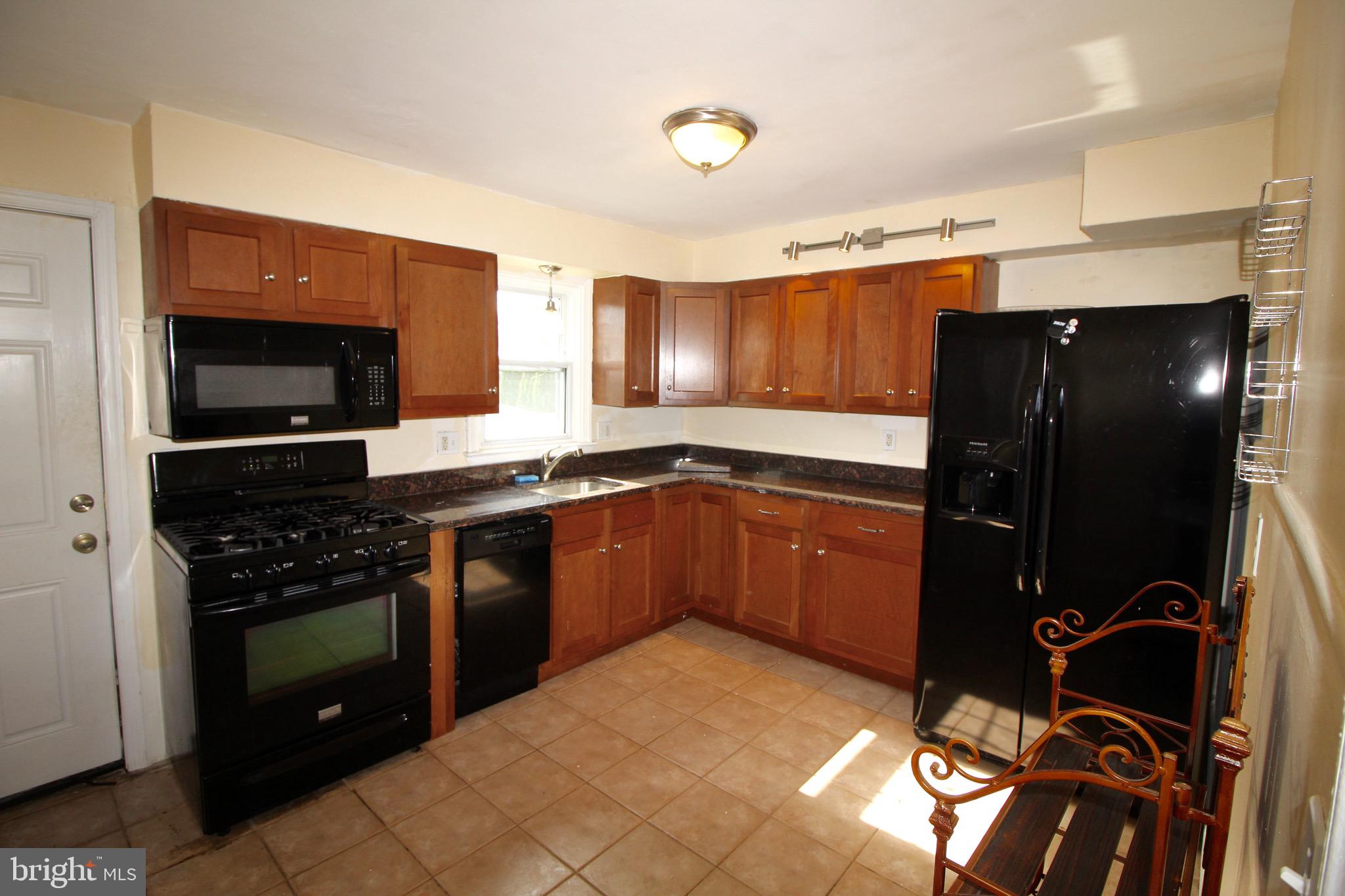 22 Locust Road Morton, PA 19070 - Photo 10 of 30 Kitchen