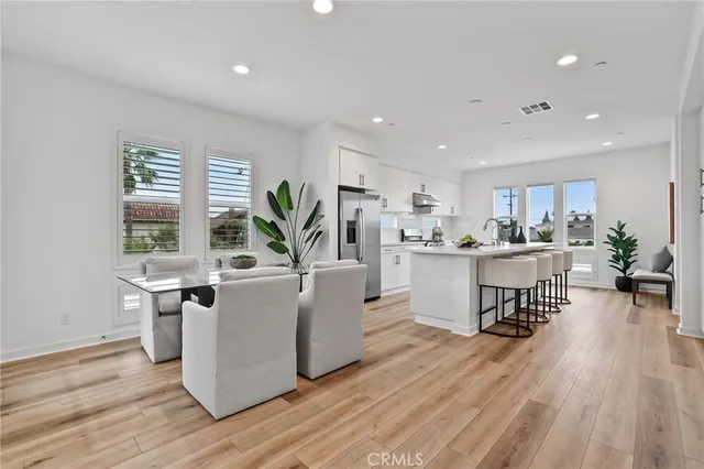 $1,375,000 | 536 Caleigh Lane, Costa Mesa, CA 92627