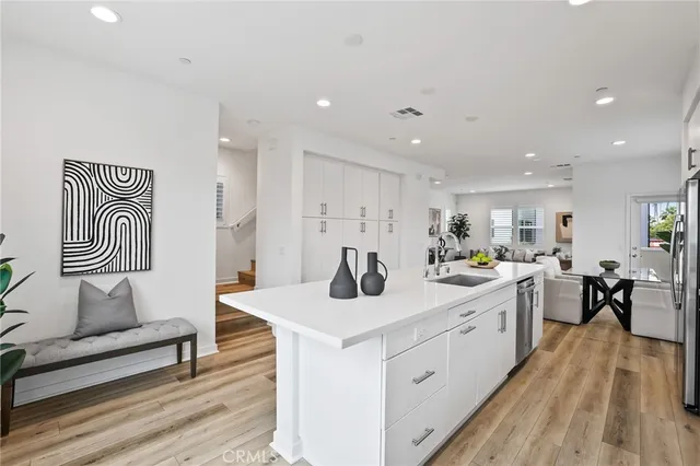 $1,375,000 | 536 Caleigh Lane, Costa Mesa, CA 92627