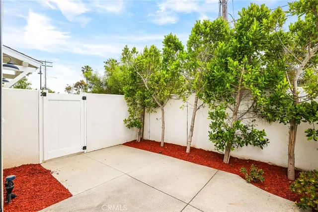 $1,375,000 | 536 Caleigh Lane, Costa Mesa, CA 92627