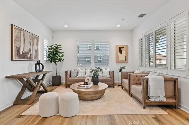 $1,375,000 | 536 Caleigh Lane, Costa Mesa, CA 92627