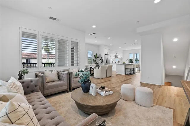 $1,375,000 | 536 Caleigh Lane, Costa Mesa, CA 92627