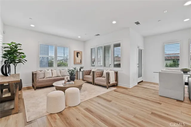 $1,375,000 | 536 Caleigh Lane, Costa Mesa, CA 92627