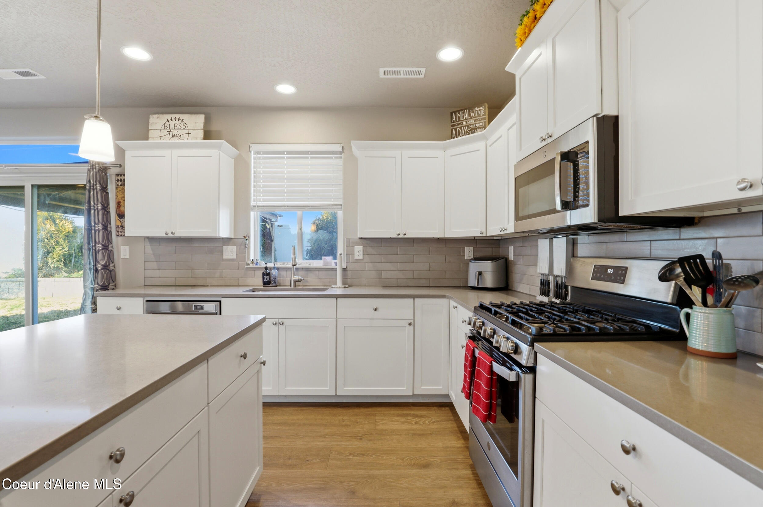 6456 West Irish Circle Rathdrum, ID 83858 - Photo 4 of 46 12_img_3887