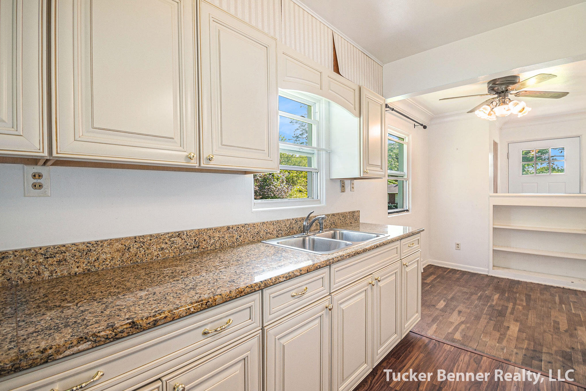 15306 Peacock Road Haslett, MI 48840 - Photo 7 of 34 Kitchen