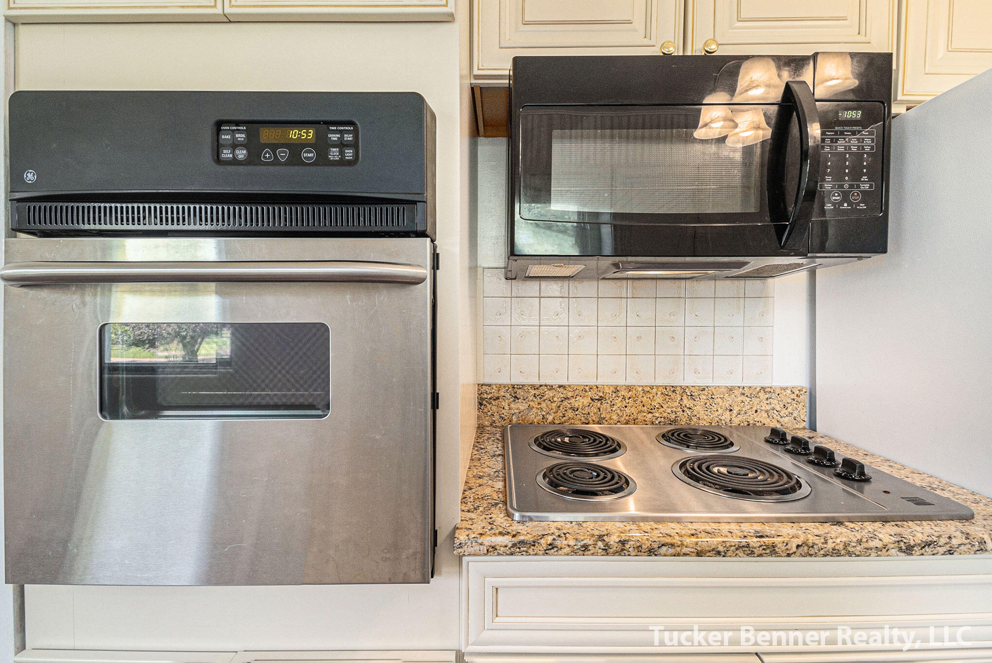 15306 Peacock Road Haslett, MI 48840 - Photo 8 of 34 Kitchen