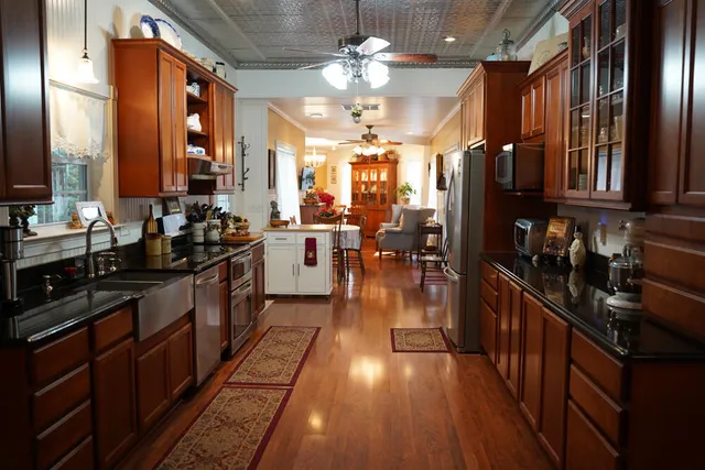 $656,500 | 25065 Rock Springs Hollow Road, Thebes, IL 62990