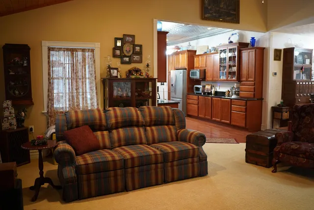 $656,500 | 25065 Rock Springs Hollow Road, Thebes, IL 62990