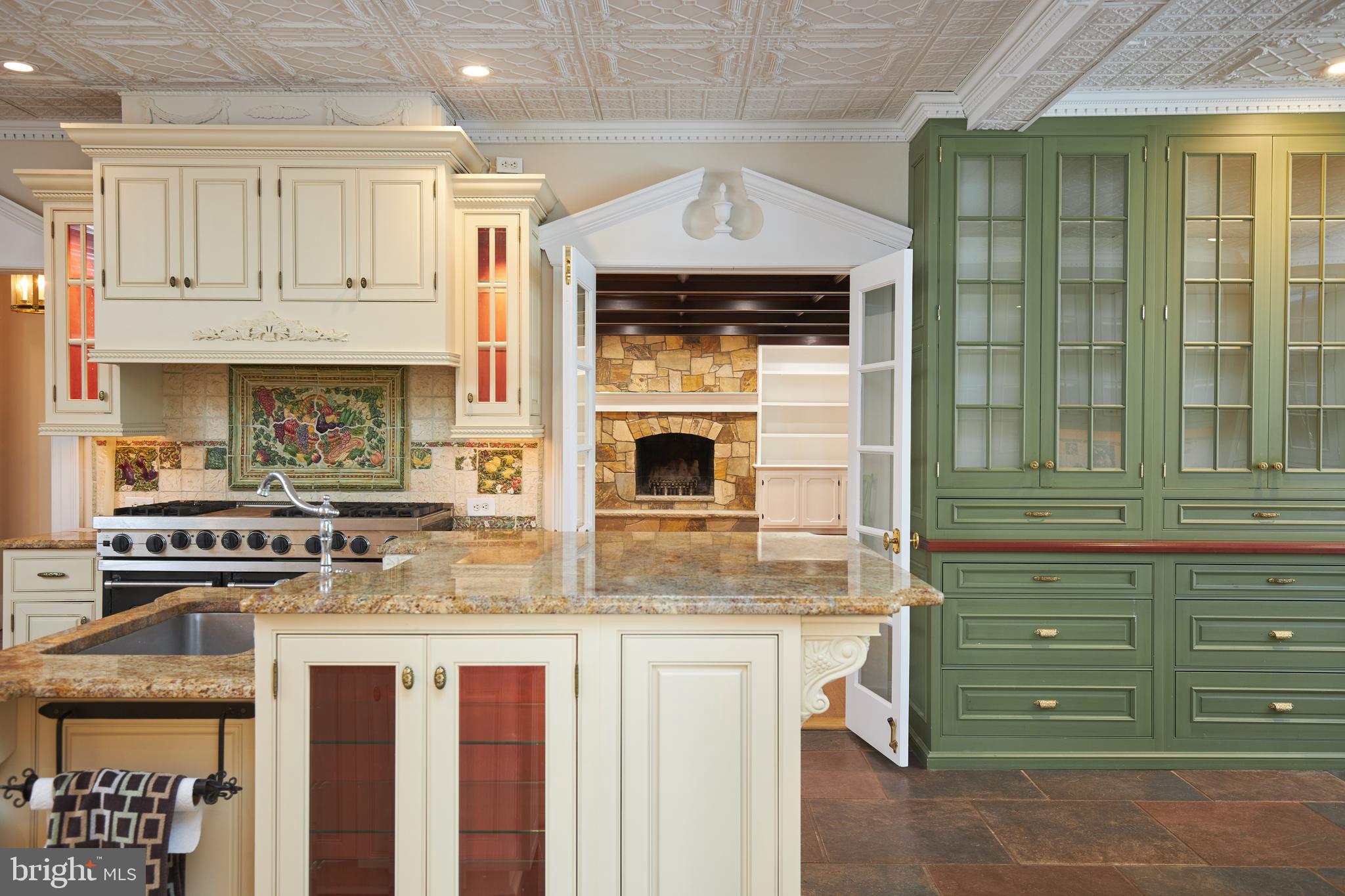 10304 Iron Gate Road Potomac, MD 20854 - Photo 15 of 39 Chef Style/Size Kitchen