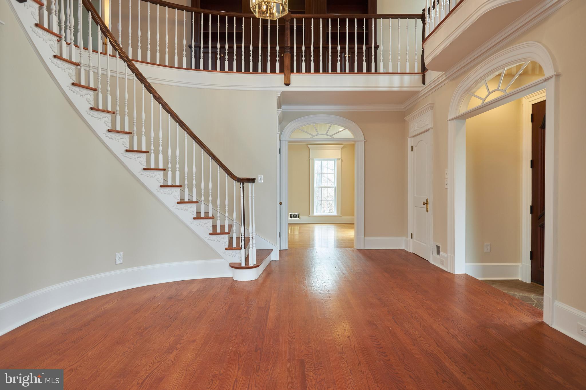10304 Iron Gate Road Potomac, MD 20854 - Photo 5 of 39 Grand Foyer