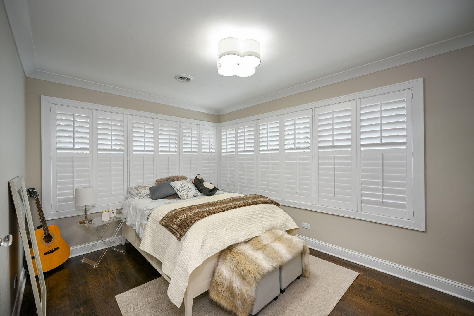 530 Anthony Street, Unit 530 Glen Ellyn, IL 60137 - Photo 16 of 25 a bedroom with a bed and a window