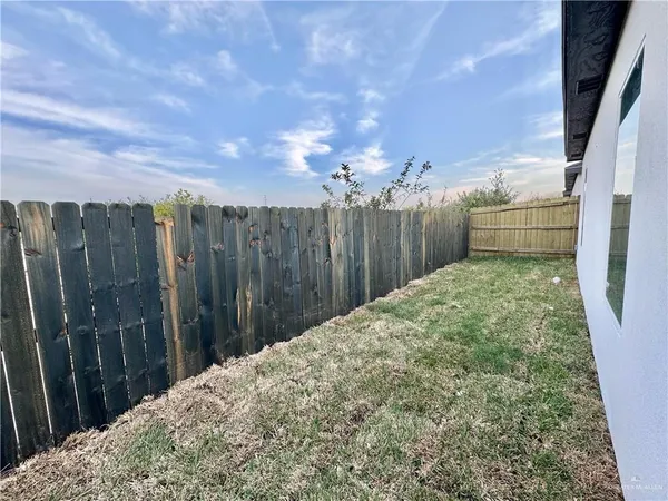 $1,100 | 1208 North Aryana Avenue, Edinburg, TX 78542
