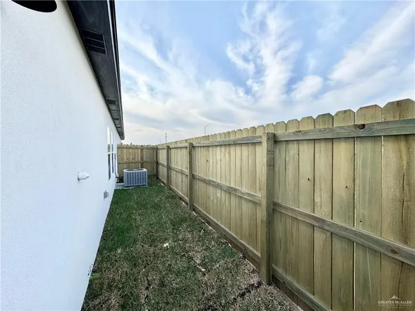 $1,100 | 1208 North Aryana Avenue, Edinburg, TX 78542