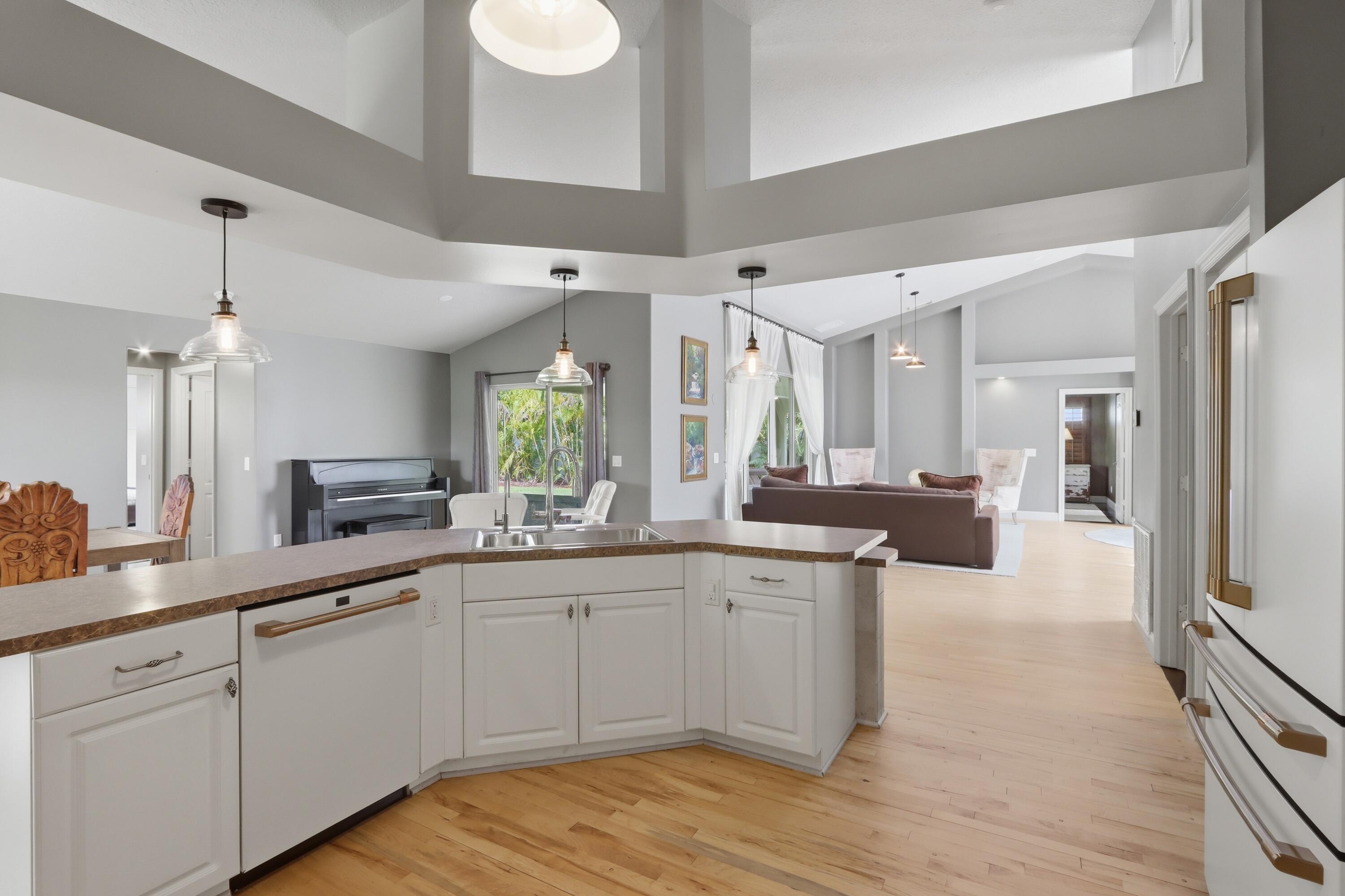 4432 Southwest Paley Road Port St. Lucie, FL 34953 - Photo 14 of 38 19_17. kitchen