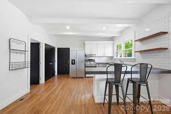 $2,100 | 335 East Sumner Street, Lincolnton, NC 28092