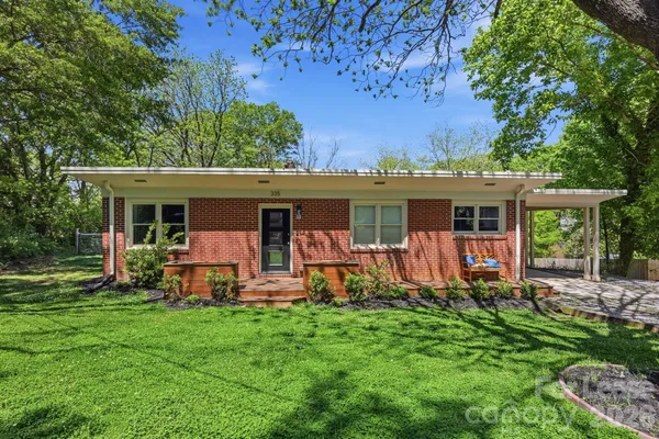 $2,100 | 335 East Sumner Street, Lincolnton, NC 28092