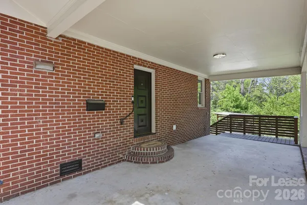 $2,100 | 335 East Sumner Street, Lincolnton, NC 28092