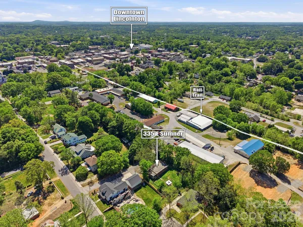 $2,100 | 335 East Sumner Street, Lincolnton, NC 28092