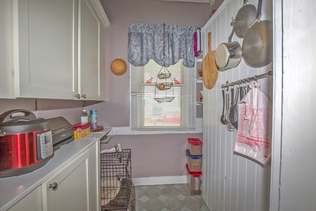 81 Grand Street Springfield, MA 01108 - Photo 15 of 34 Gallery Image 15