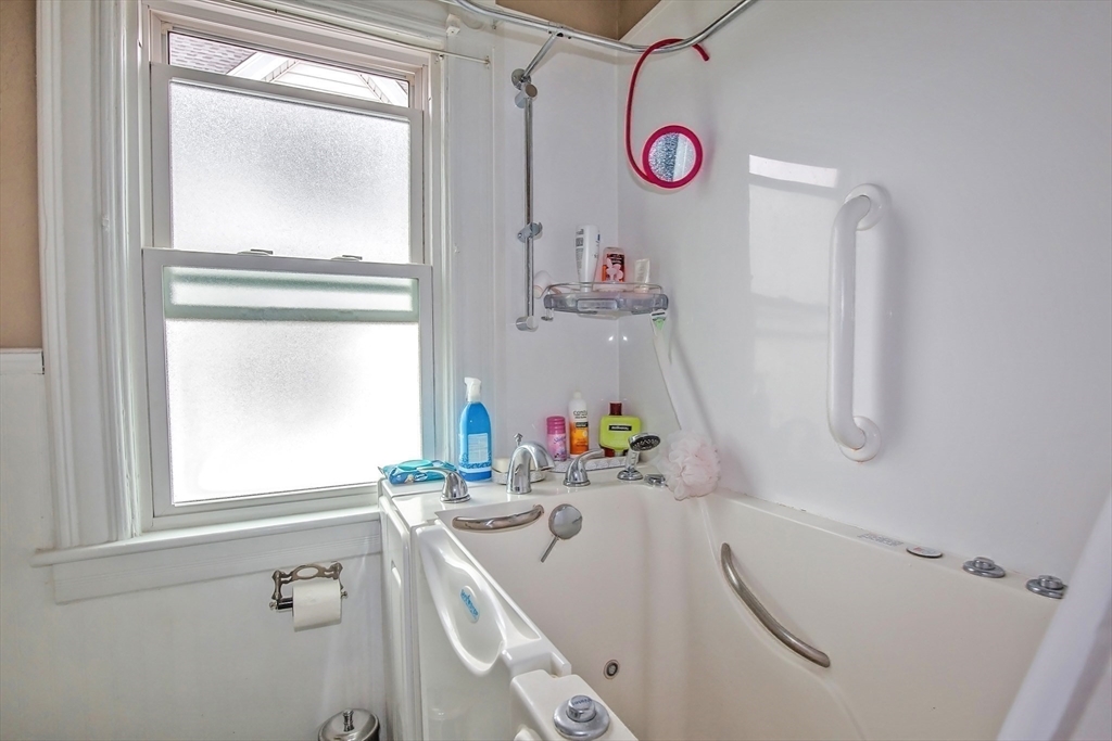 81 Grand Street Springfield, MA 01108 - Photo 25 of 34 Gallery Image 25