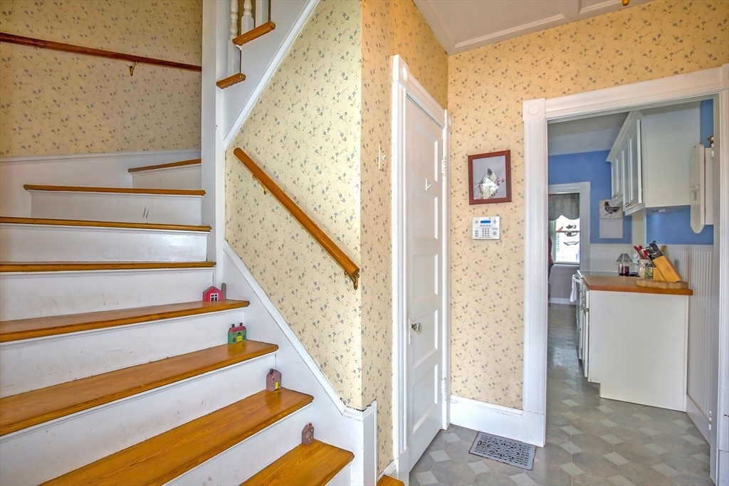 81 Grand Street Springfield, MA 01108 - Photo 8 of 34 Gallery Image 8