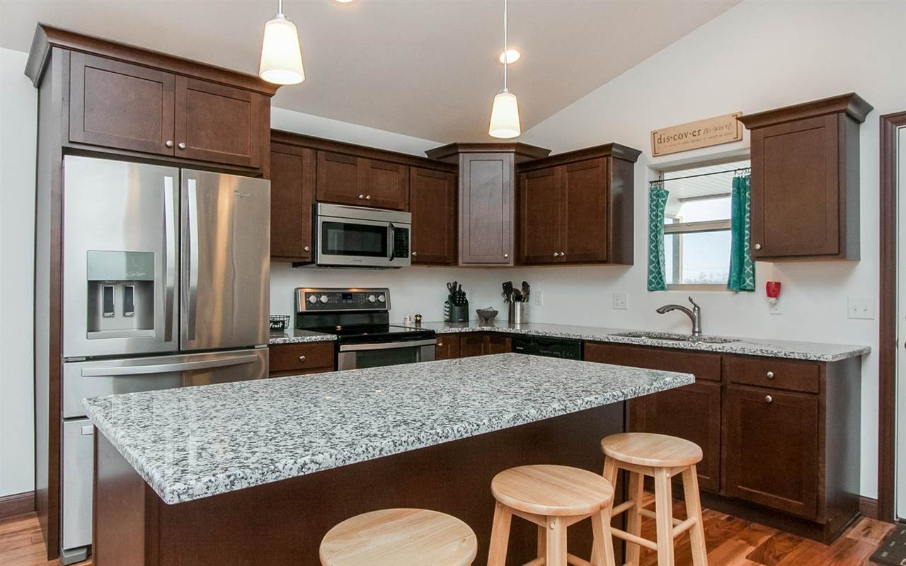 5307 Ruhd Street Southwest Cedar Rapids, IA 52404 - Photo 9 of 24 Gallery Image 9