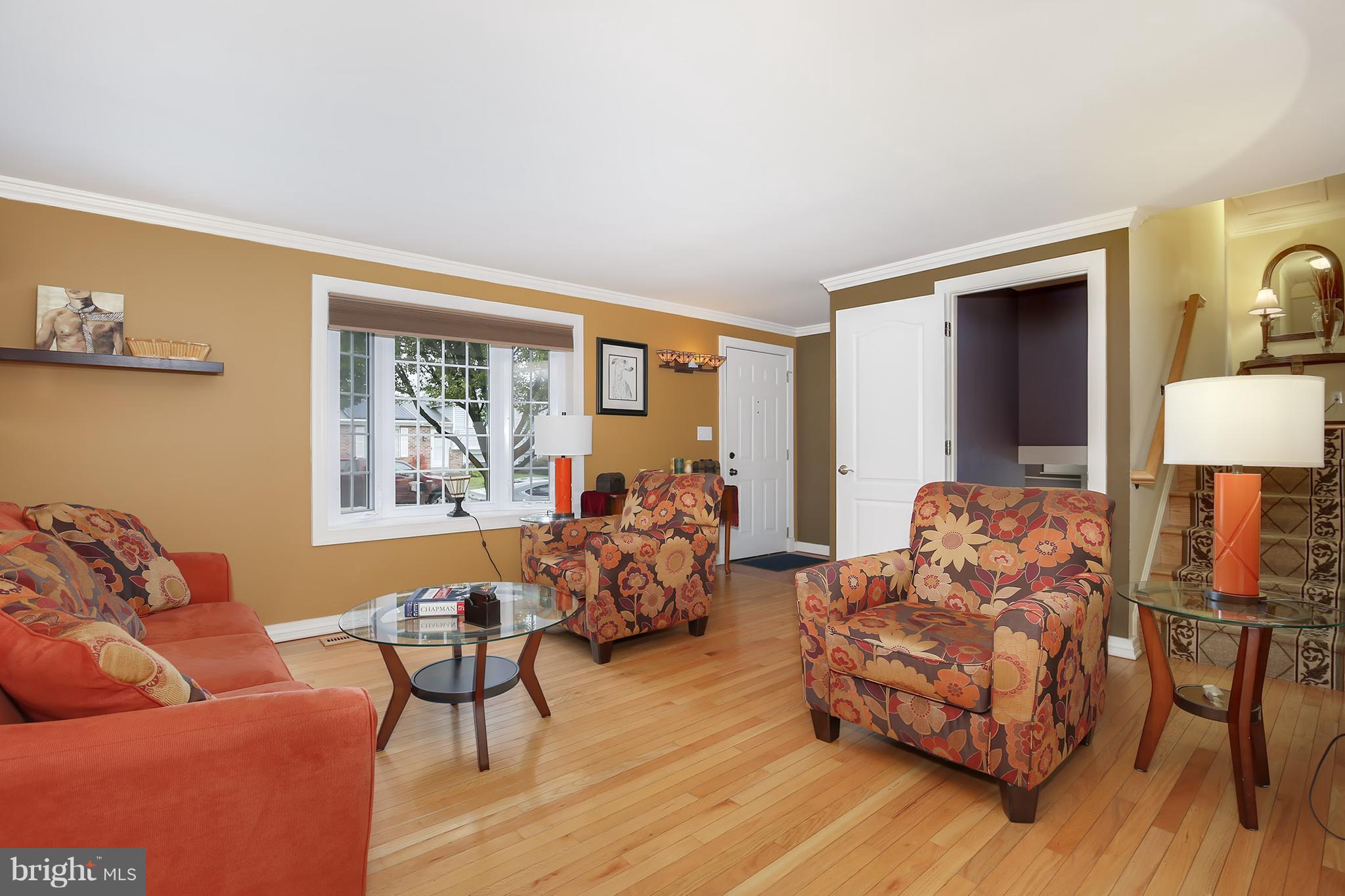 9389 Northgate Road Laurel, MD 20723 - Photo 3 of 30 Living Room