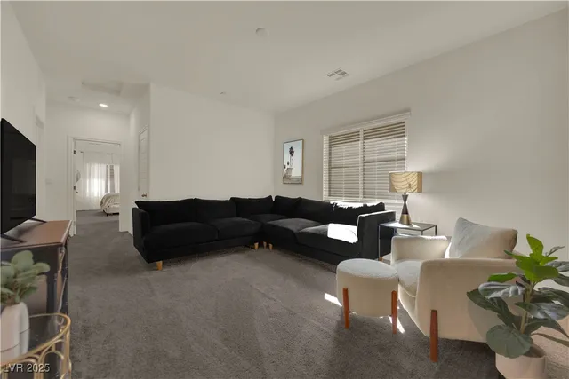 $535,000 | 600 Carriage Hill Drive, Unit 1069, Las Vegas, NV 89138