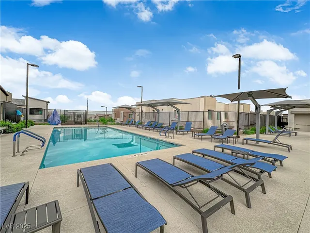 $535,000 | 600 Carriage Hill Drive, Unit 1069, Las Vegas, NV 89138