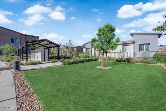 $535,000 | 600 Carriage Hill Drive, Unit 1069, Las Vegas, NV 89138